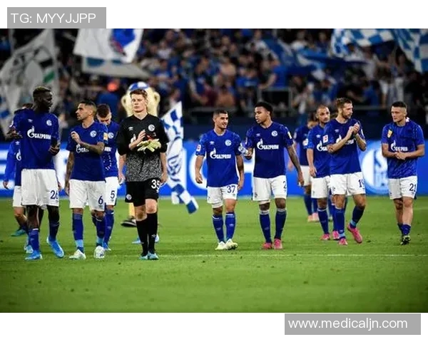 沙尔克04不敌拜仁,遭遇五连败,球队危机加重